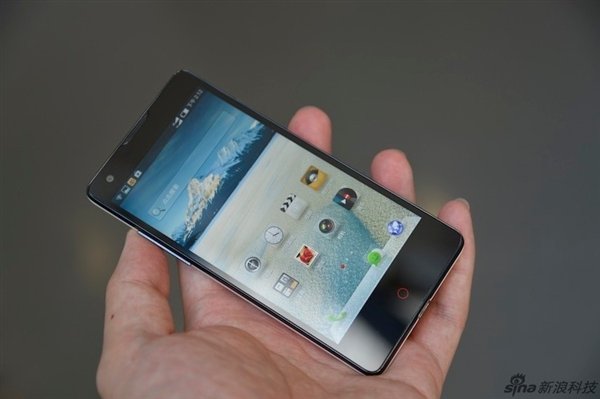 ZTE Nubia Z5 mini lanciato oggi per circa 240 euro!! ZTE Nubia Z5 mini vs Xiaomi Mi2s! ZTE Nubia Mini