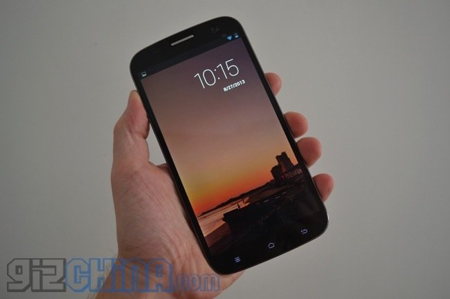 Video: Zopo ZP990 Captain S, 2 GB di RAM 32 GB ROM unboxing e hands-on! zp990