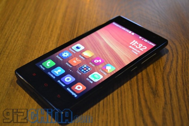 Video: Xiaomi Hongmi unboxing ed hands-on! Xiaomi Hongmi Red Rice