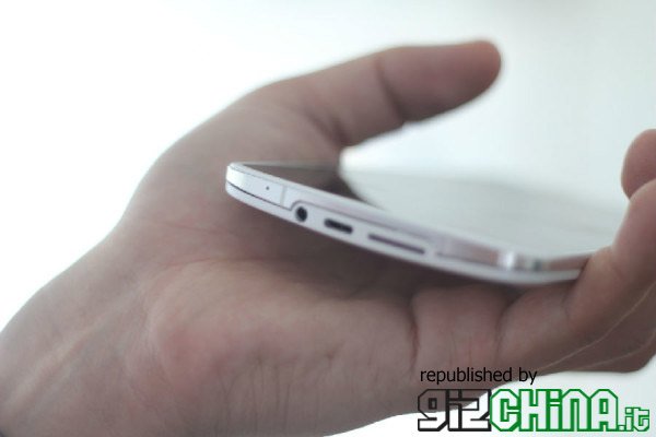 Oppo N1: nuove foto trapelate della scocca inferiore Oppo N1 foto rubate