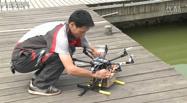 Un corriere cinese sta testando dei droni UAV per consegnare pacchi! Drone Corriere