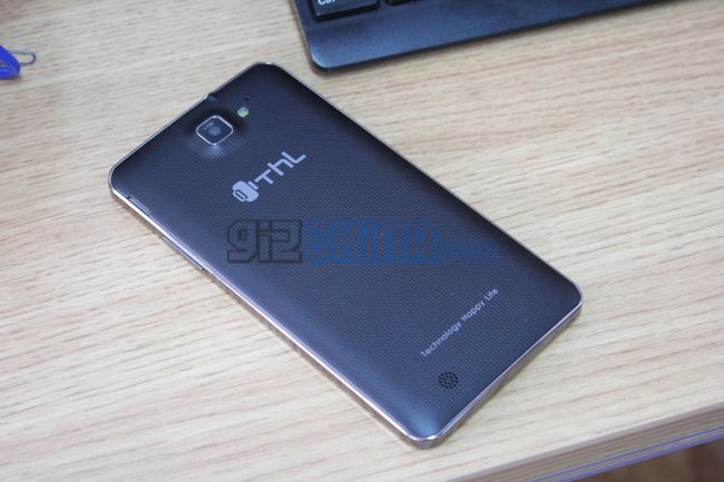 Foto esclusive del phablet 8-core THL Phablet 8-corr THL