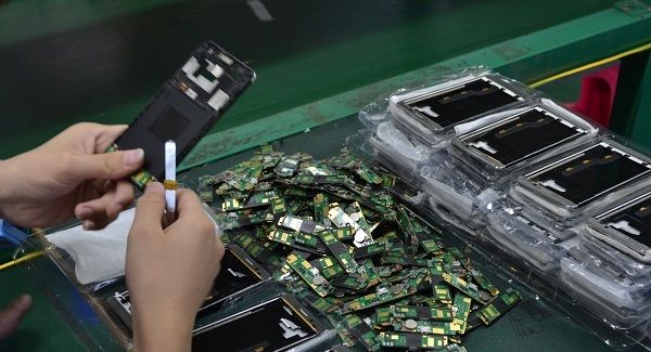 Fai un tour nella fabbrica degli smartphone JiaYu JiaYu