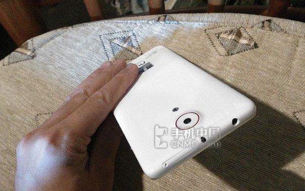 Foto spia del prossimo ZTE Nubia Z5S con Snapdragon 800 Nubia Z5S