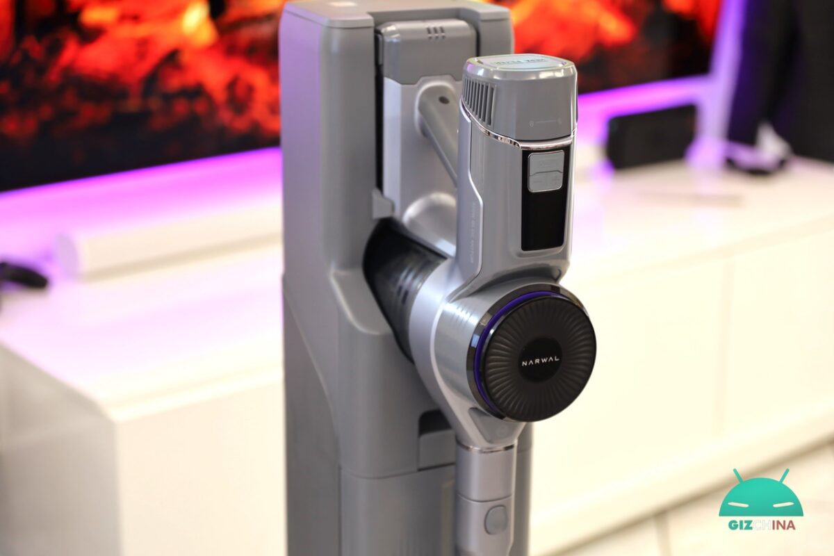 Narwal V40 Station, scopa elettrica cordless con stazione autosvuotante in prova