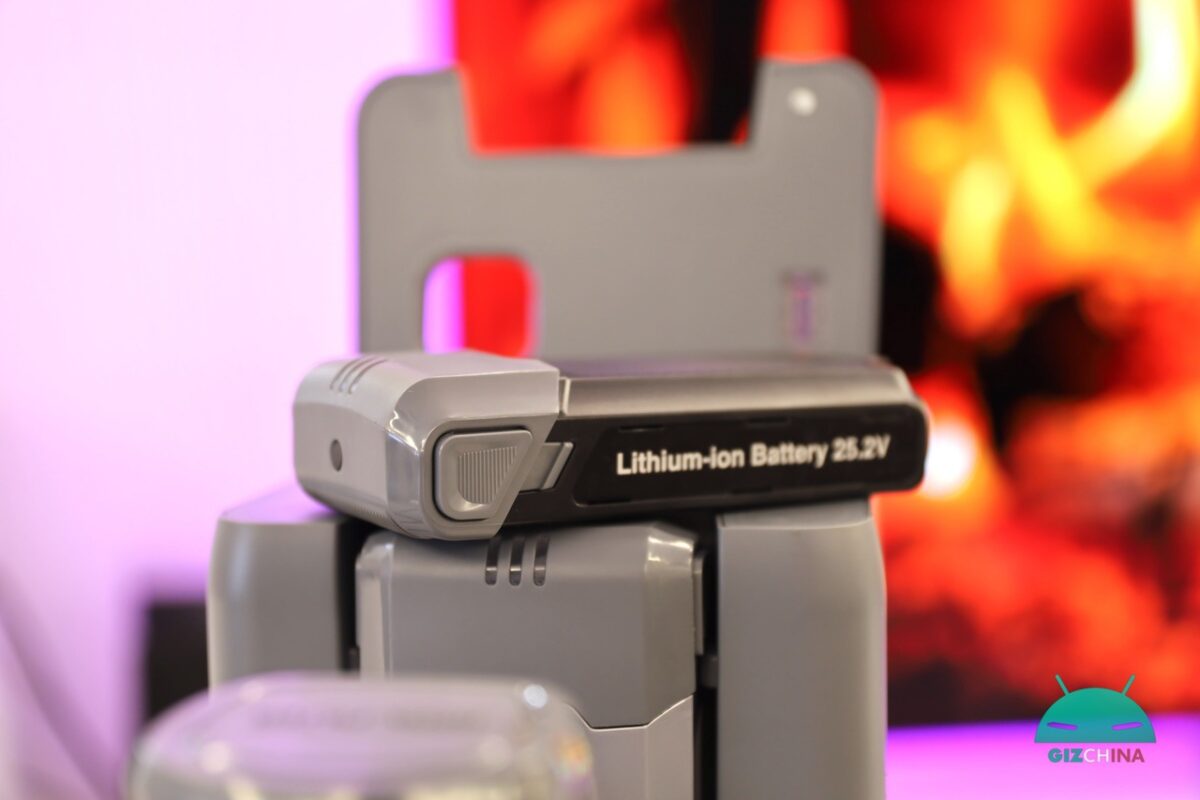 Narwal V40 Station, scopa elettrica cordless con stazione autosvuotante in prova