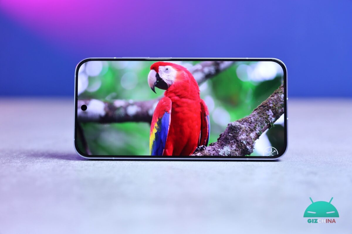 Design di OPPO Reno 15 Pro visto dal vivo