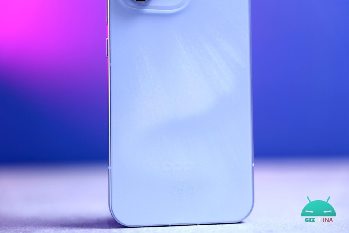 Design di OPPO Reno 15 Pro visto dal vivo