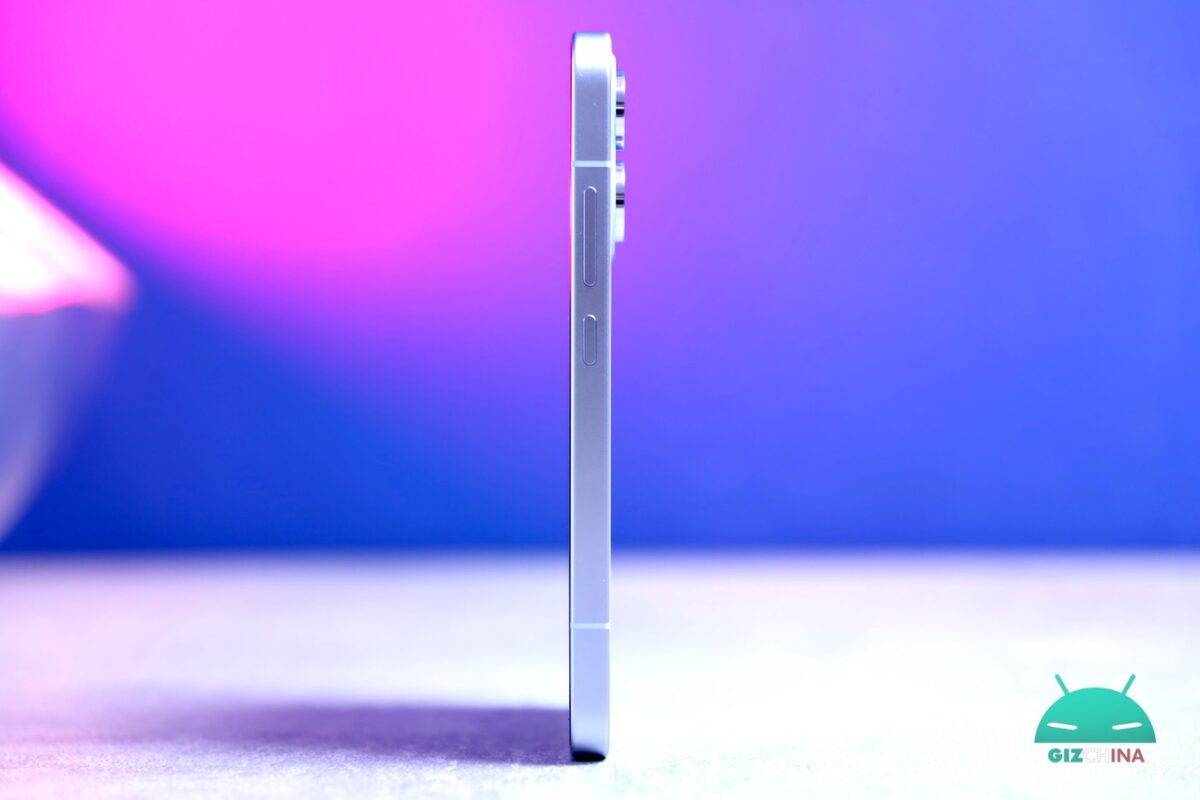 Design di OPPO Reno 15 Pro visto dal vivo