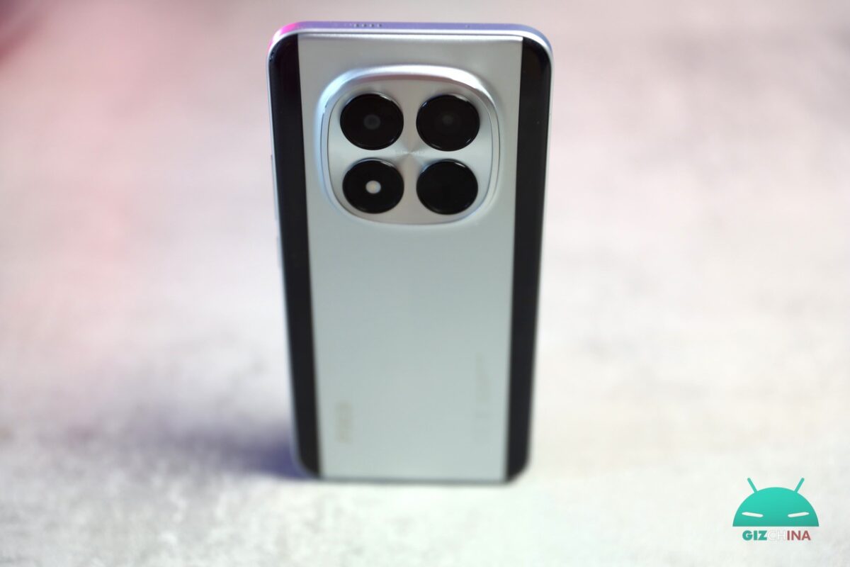 Design e costruzione del POCO M8 Pro