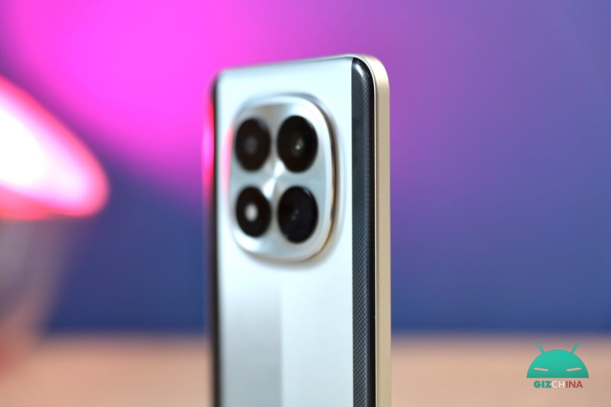 Design e costruzione del POCO M8 Pro