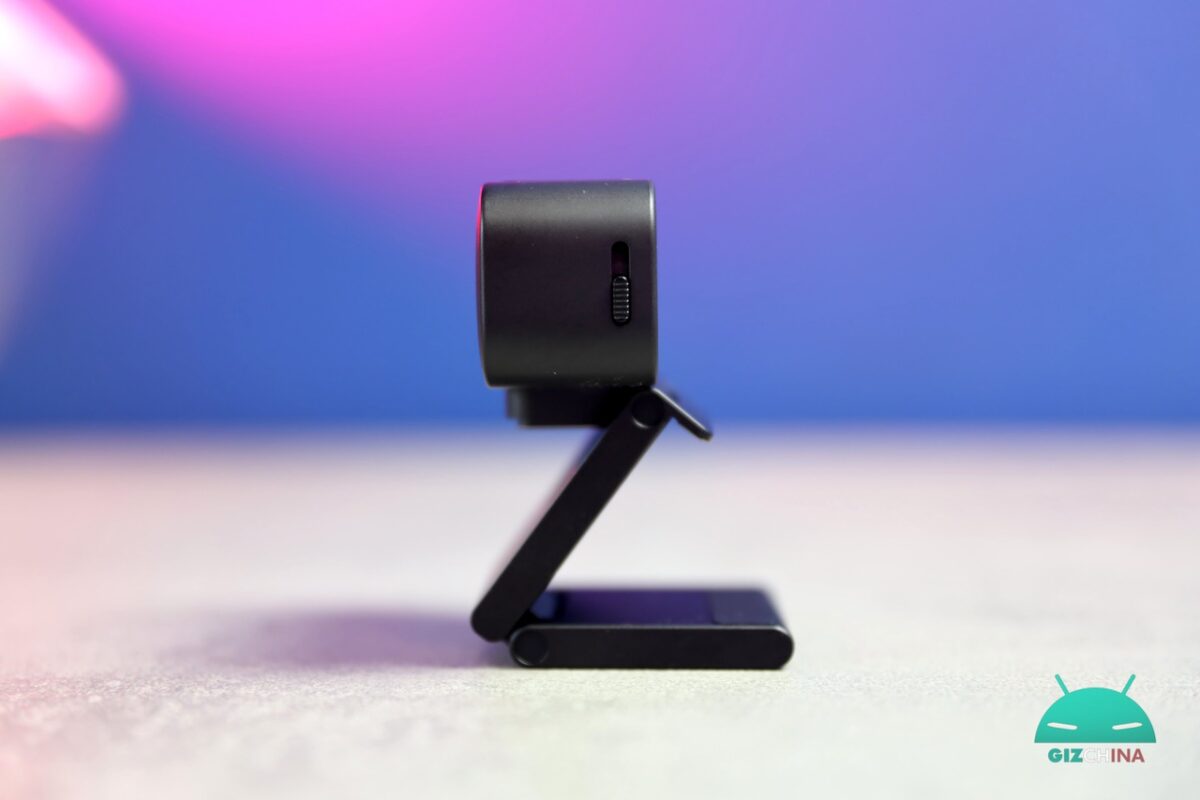 Insta360 Link 2 Pro e Link 2C Pro, webcam 4K con AI Tracking e gimbal motorizzato