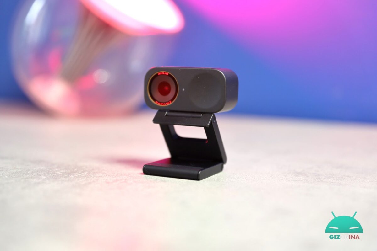 Insta360 Link 2 Pro e Link 2C Pro, webcam 4K con AI Tracking e gimbal motorizzato