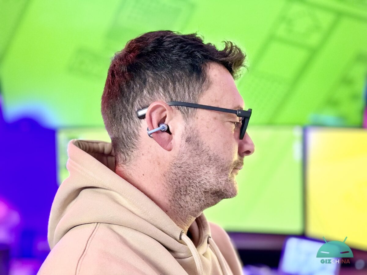 Auricolari HUAWEI FreeClip 2 visti dal vivo