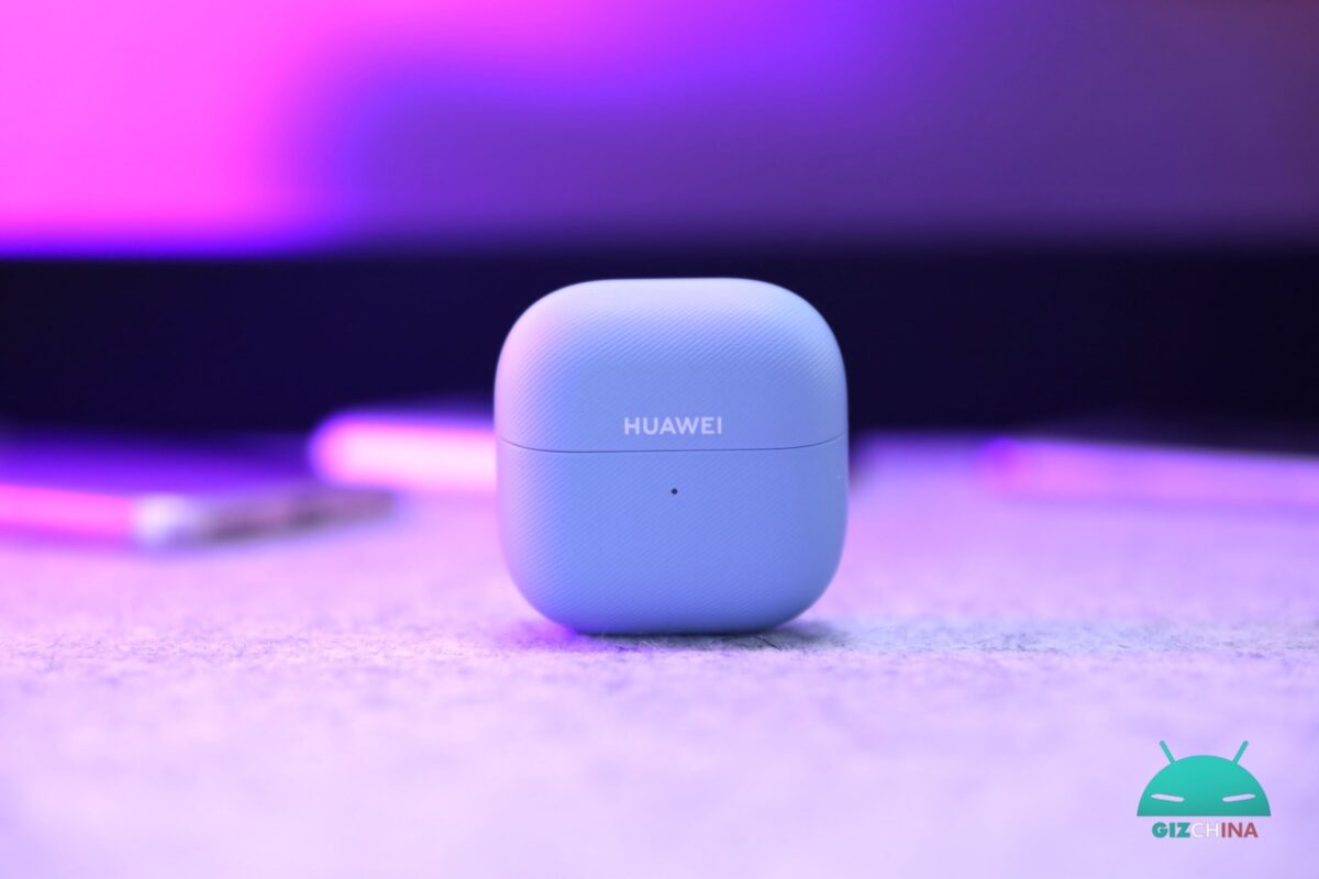 Auricolari HUAWEI FreeClip 2 visti dal vivo