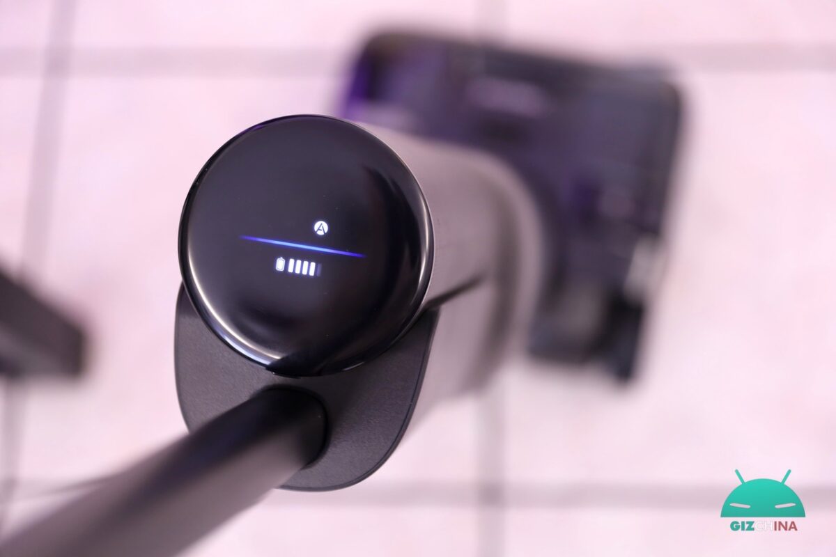 Roborock F25 Ace Pro aspirapolvere lavapavimenti wet&dry in funzione