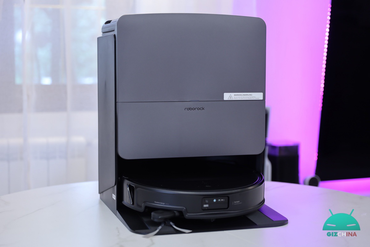 Roborock Saros 20 robot aspirapolvere e lavapavimenti con sistema AdaptiLift, 36000 Pa e stazione RockDock