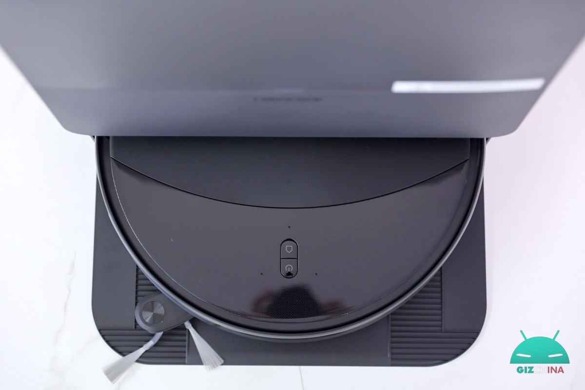 Roborock Saros 20 robot aspirapolvere e lavapavimenti con sistema AdaptiLift, 36000 Pa e stazione RockDock