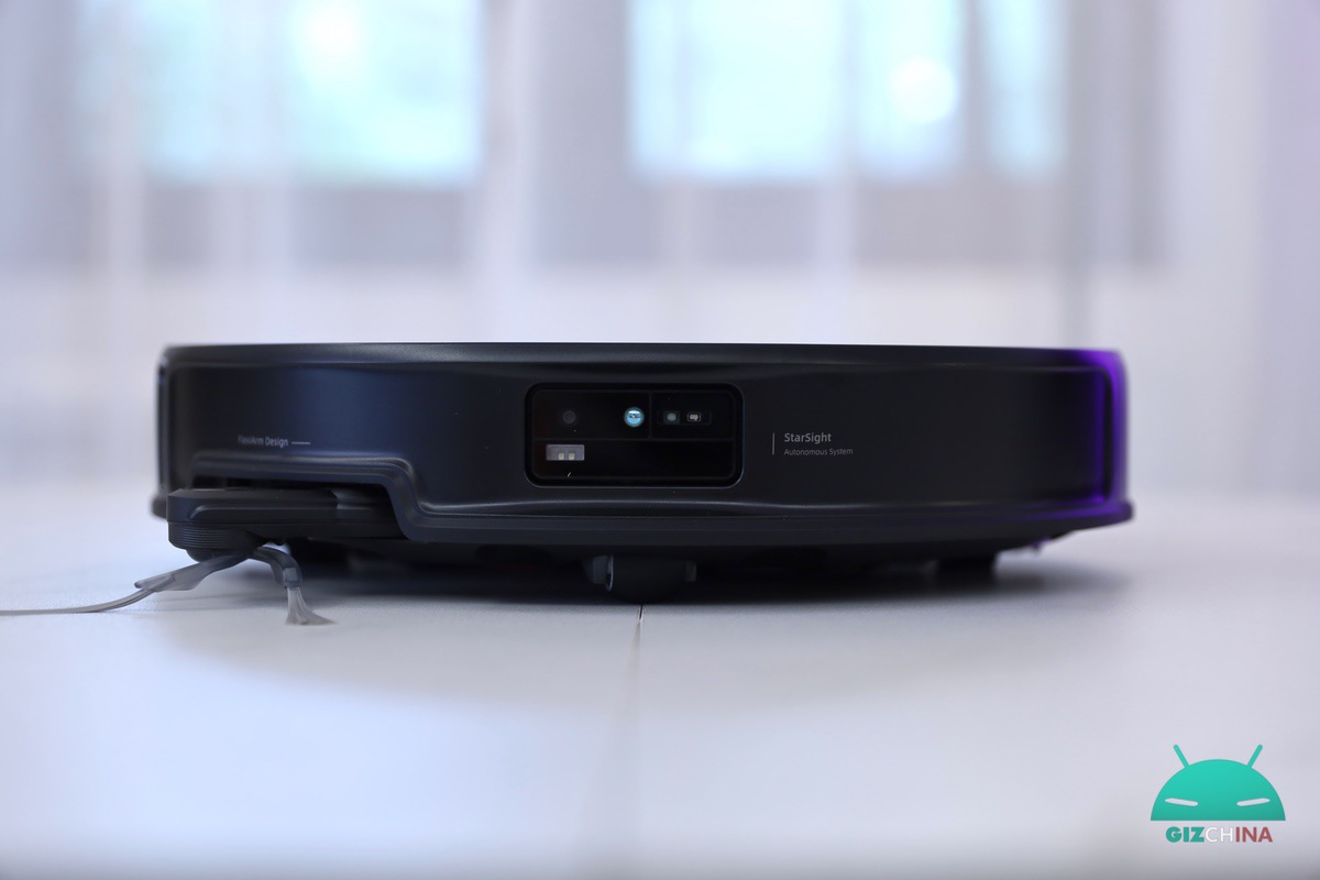 Roborock Saros 20 robot aspirapolvere e lavapavimenti con sistema AdaptiLift, 36000 Pa e stazione RockDock