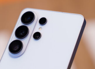 Samsung rompe il silenzio sulle fotocamere: l’hardware cambierà, ma ci vuole pazienza Samsung Galaxy S26 Ultra