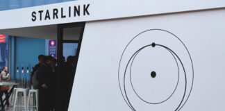 Musk: “Non è uno smartphone”, Starlink prepara un dispositivo mobile che si connette ai satelliti Starlink copertina