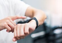 Smartwatches that measure blood glucose? Scam with phantom sensors and false data