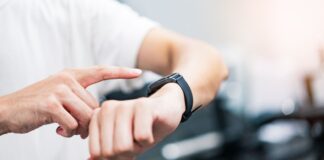 Smartwatches that measure blood glucose? Scam with phantom sensors and false data